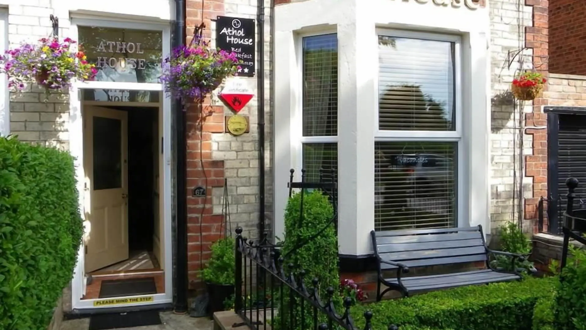 5 Couple Hotels Near Little Hoppers Adventure World Worth Booking