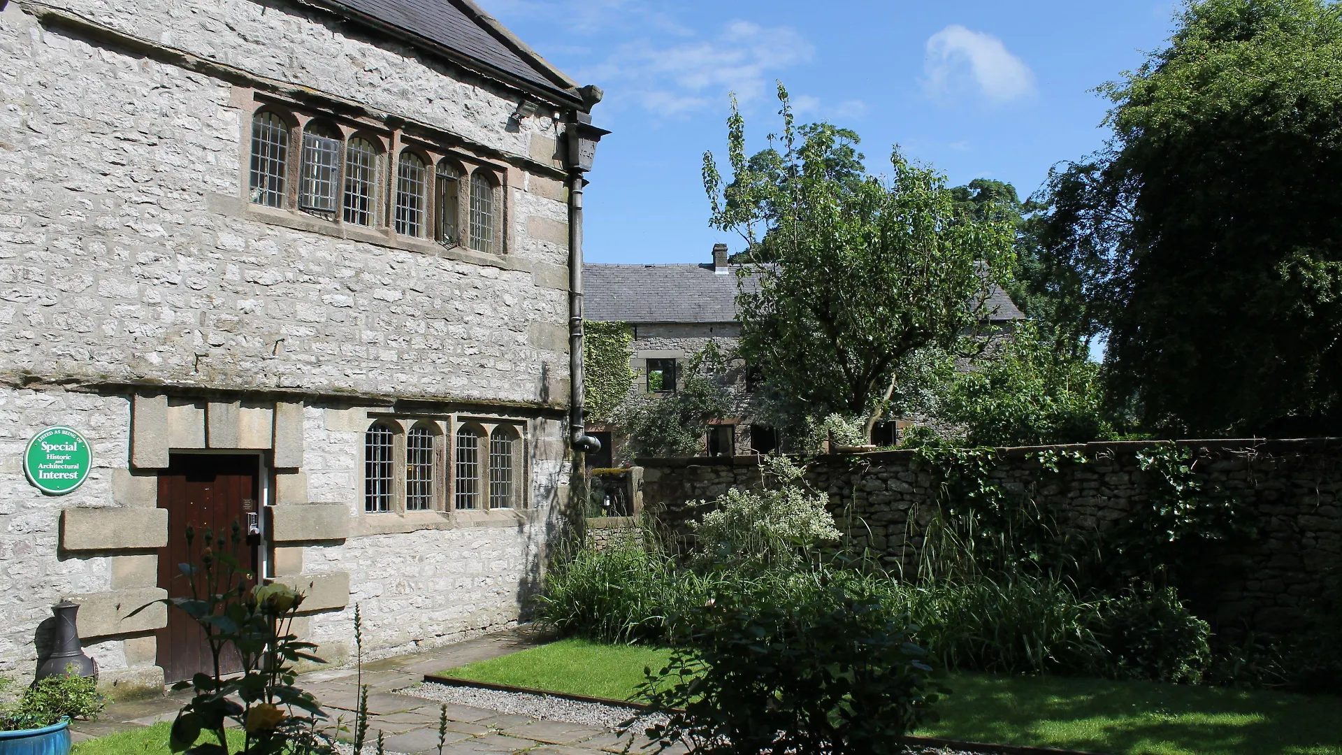 Where to Stay in Peak District: 5 Best 3-Star Hotels