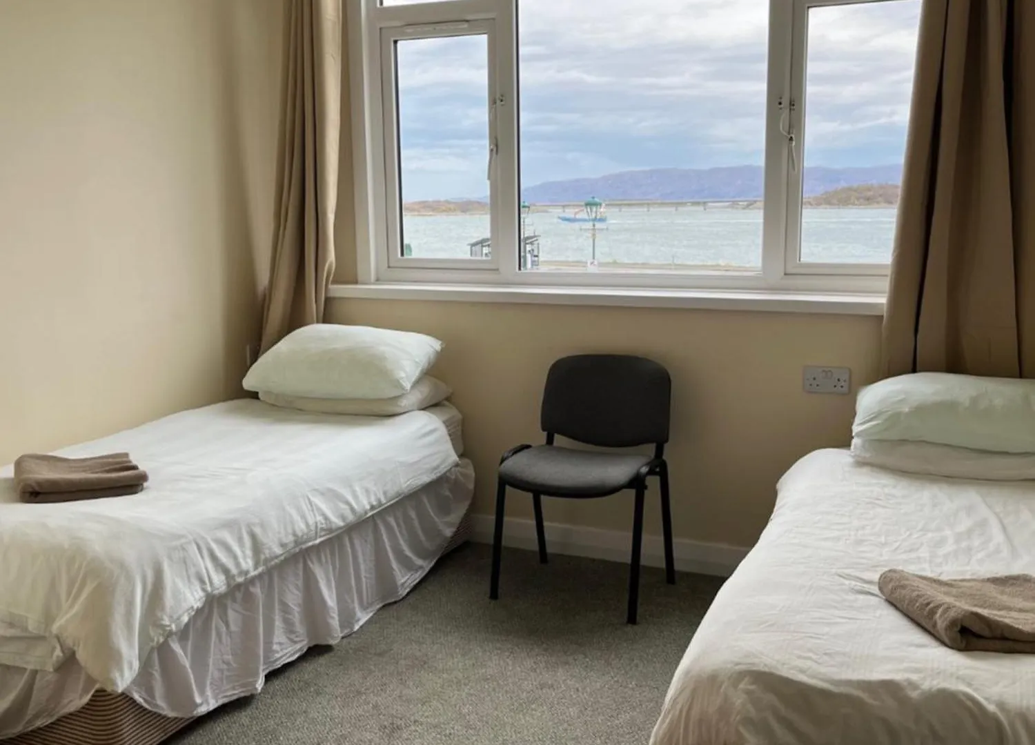 9 Top-Rated Budget Hotels & Hostels in the Hebrides