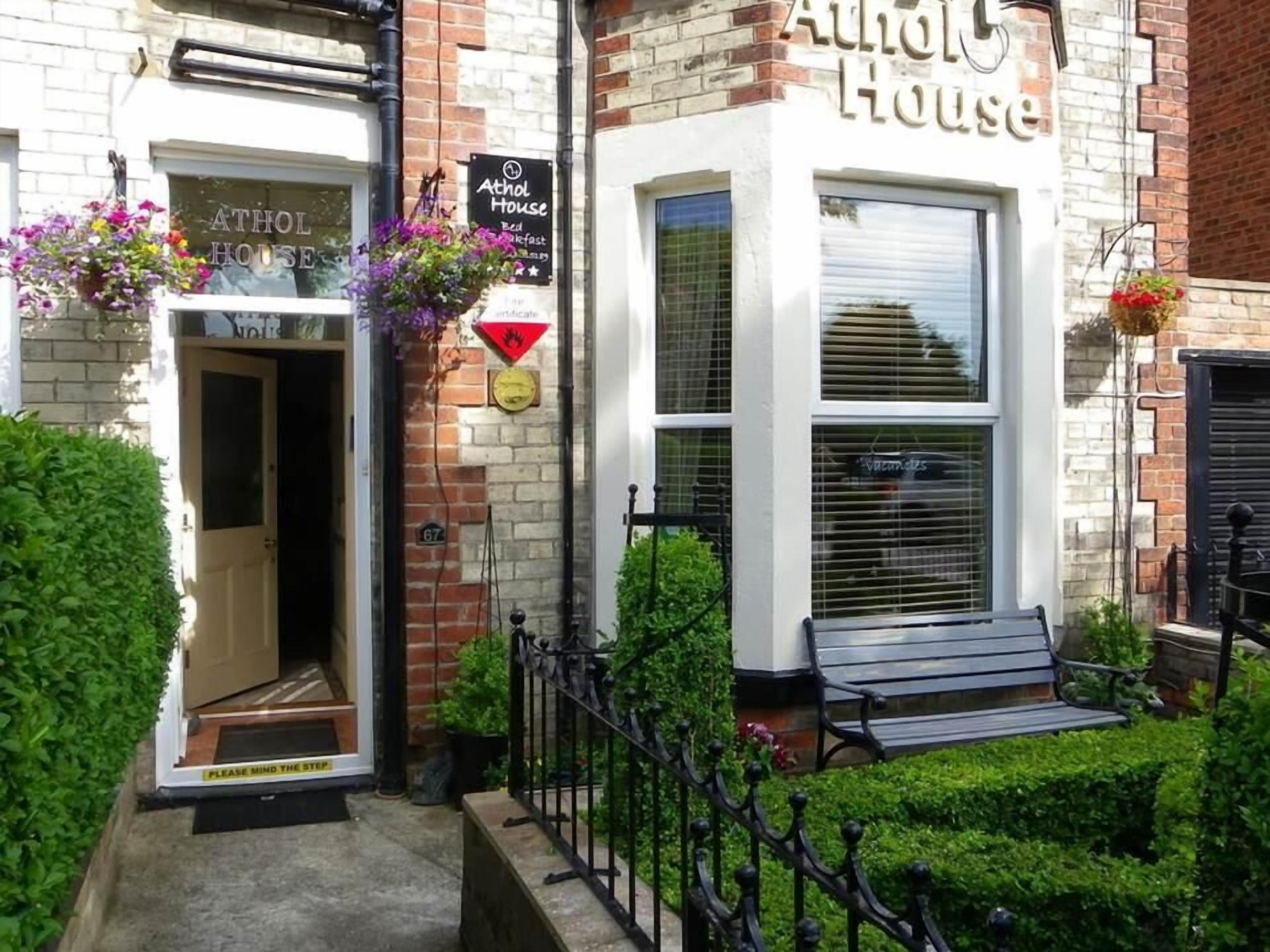 5 Couple Hotels Near Little Hoppers Adventure World Worth Booking